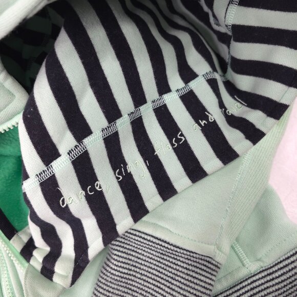 LULULEMON SCUBA HOODIE JACKET WOMEN'S SIZE 10 MINT GREEN NAVY BLUE LINED HOOD... - Picture 13 of 16